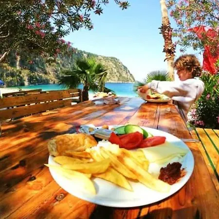 Campo de lujo Butterfly Valley Glamping